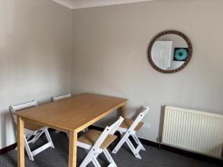 Modern 2-Bedroom in Cambridge with Parking - 2