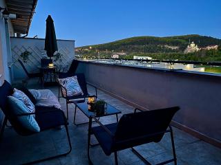 Sunny View 2BR Apartment with Terrace - near VIVO and Amethyst - 5