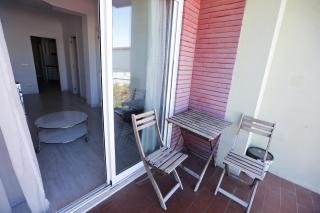 Spacious Modern Apartment in a Beautiful Area - 5
