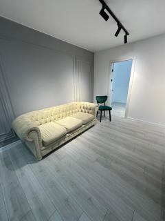 Chirie pe termen scurt Apartament nou, stil premium, discret, perfect pentru sejur confortabil în Bălț - 1