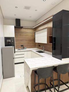 4 Bedrooms Luxury Apartment - 2