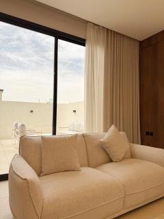 4 Bedrooms Luxury Apartment - 6
