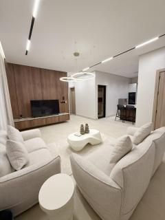 4 Bedrooms Luxury Apartment - 7
