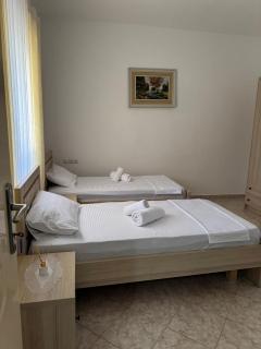 Lake View Rooms PASQYRA Ksamil - 4