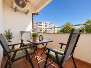 2 min to Lake Free Parking Fast Wi-fi - 7