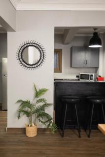Cozy Specious 2 Bedrooms Apartment Close to Airport - 5