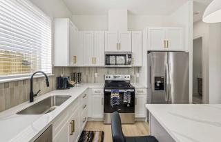 Elegant Plush Properties 2 - 6