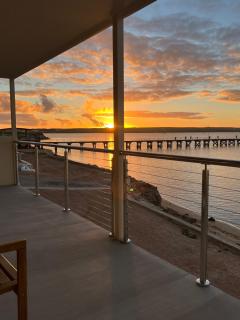 Beachside & Jetty View 5 - Harbour Master Apartment - 0