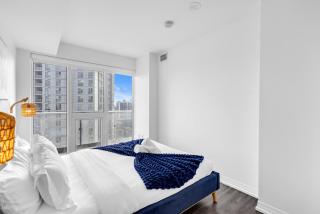 Family-Friendly 3BR Suite - Near CN Tower - 8
