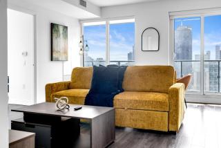 Family-Friendly 3BR Suite - Near CN Tower - 3