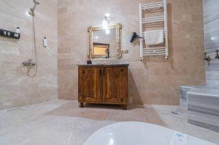 Tyana Cave House - 7