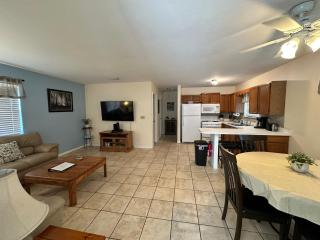 Larkin's Corner Salt Springs Resort Cottage 10 -  - 8