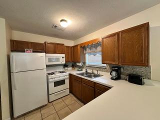 Larkin's Corner Salt Springs Resort Cottage 10 -  - 4