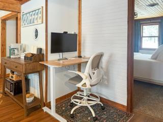 Ultimate Hayward Trailhead Cabin - Base Camp 77 - 3