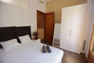 Bright and Spacious City Center Apartment - 6
