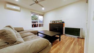 Doncaster Westfiled House 4BD - 1