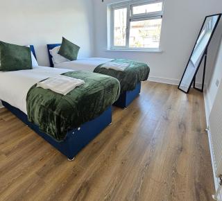 Modern Contractor & Family Friendly 2-Bed Flat - 7