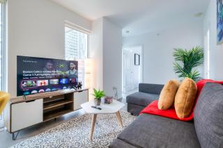 Modern 2BR Suite with 2 Queen Beds - Downtown Toronto - 0