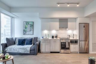Cozy 1BR Suite - Central Downtown Stay - 2