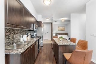 Elevate Living Queen Trio Suite - Downtown - 5