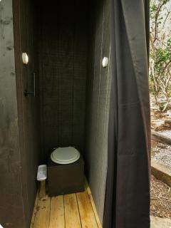 Treehouse with TWO outdoor tubs by the creek! - 2