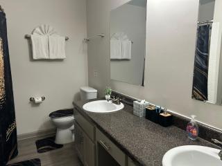 Cozy 2 bedroom apt - Hospitals downtown - WiFi - 7