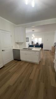 Lovely 3BR Near Downtown Flexible Sleeping Setup - 2