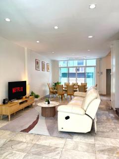 5BR Sleeps 10 Pool 2minBTS Rooftop Free Airport Pickup - 0