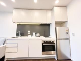 Cosy and Stylish Studionext to Sky Tower w Pool , Sauna n Gym P091 - 1
