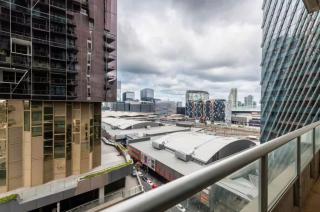 Mondriane - Perfect CBD Home Base on Spencer St - 6