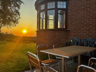 Silverdale Seaview Retreat 15 min walk to sea - 3