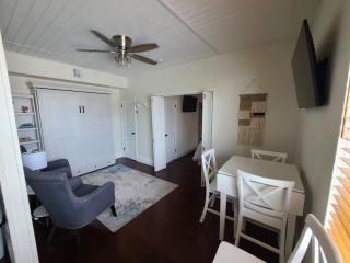 Two Duval Street Suites w parking and pool - 2