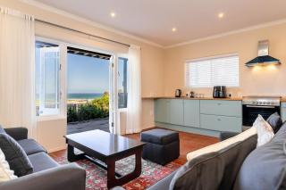 Fynbos Ocean Views Cottage - 3