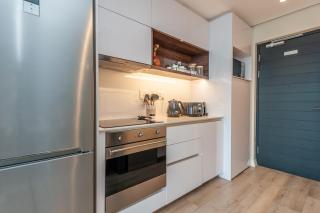 Stylish 31st Floor Studio with Epic City Views - 5