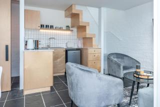 Sea Point Sunset Views – Stylish Loft Apartment - 6