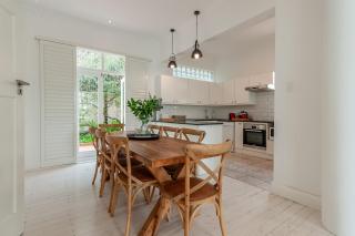 Sunny Sea Point Home with Ocean Views - 2