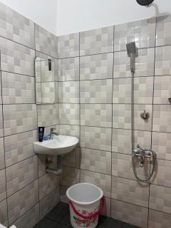 Spacious Luxury Stay with All Amenities - 5