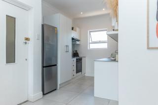 Spacious Well Located 2BR Apartment in SeaPoint - 7