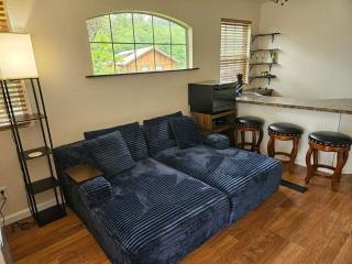 Cozy River Lookout - 7