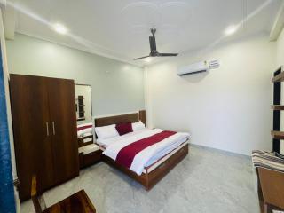 RMB HOTEL And RESTAURANT - 3