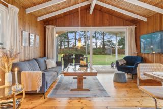 Idyllic Family Summer House 75 Meters From Coast - 6