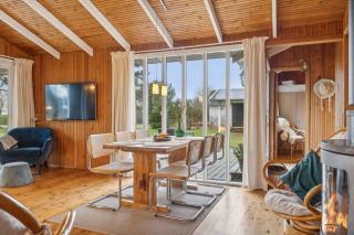 Idyllic Family Summer House 75 Meters From Coast - 4