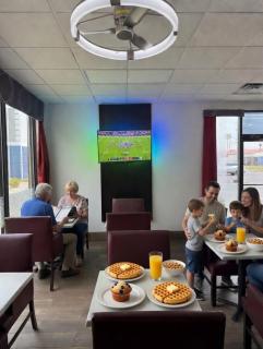 Ramada by Wyndham Harrisonburg - 3