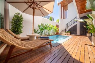 Cassandra Villa 3 - 8