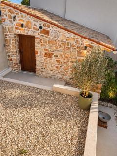 Heritage New Stone Villa Allegra - Private Swimming Pool & Garden - 4
