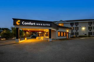 Comfort Inn & Suites - 6