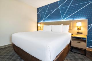 Comfort Inn & Suites - 2