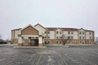 Econo Lodge Inn & Suites - 9