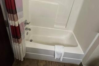 Econo Lodge Inn & Suites - 1