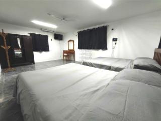 Cuarto con Piscina Privada Black & White - 0